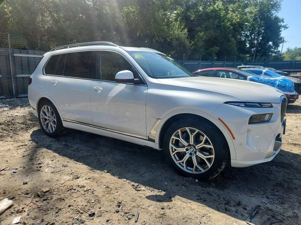 5UX23EM09S9Y85156 — 2025 BMW X7 photo 4