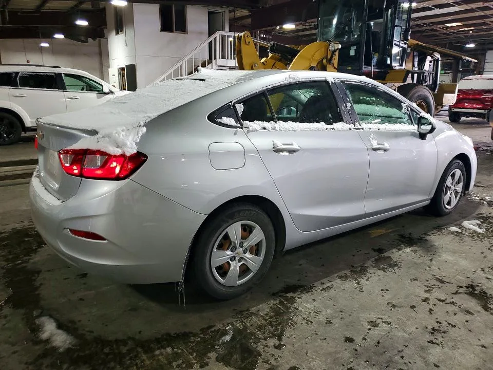 1G1BC5SM3J7216004 — 2018 CHEVROLET CRUZE photo 3