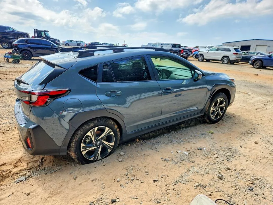 JF2GUADC8R8872102 — 2024 SUBARU CROSSTREK photo 3