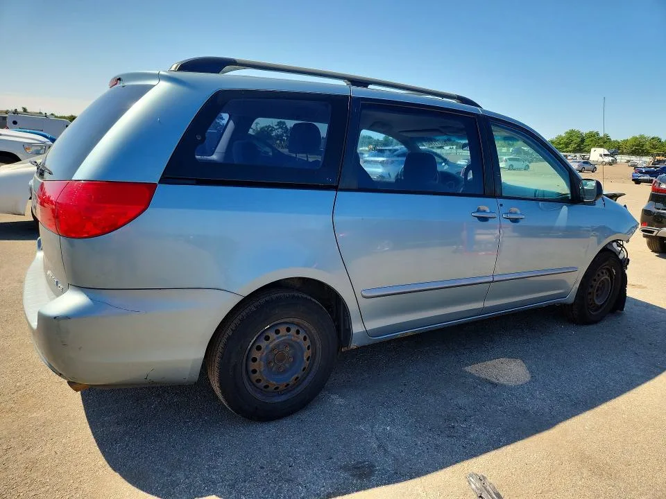 5TDZK23C97S065942 — 2007 TOYOTA SIENNA photo 3