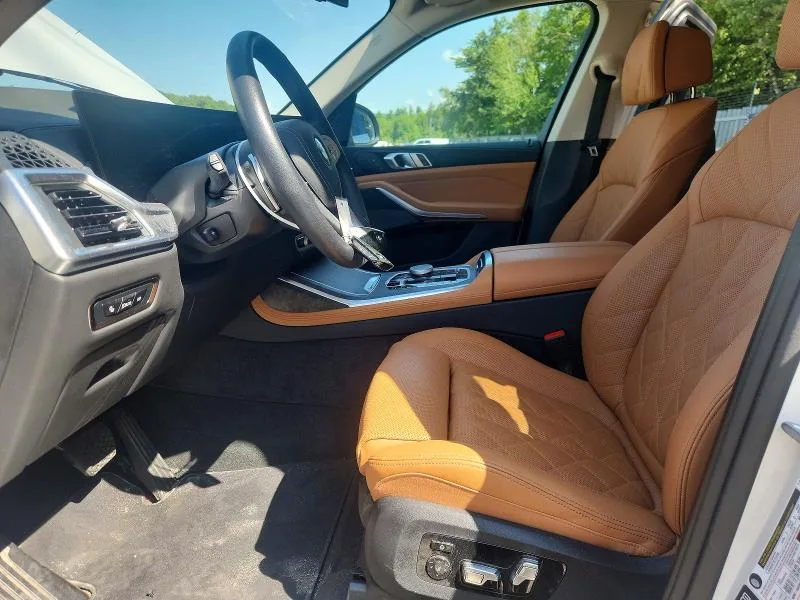 5UX23EM09S9Y85156 — 2025 BMW X7 photo 7
