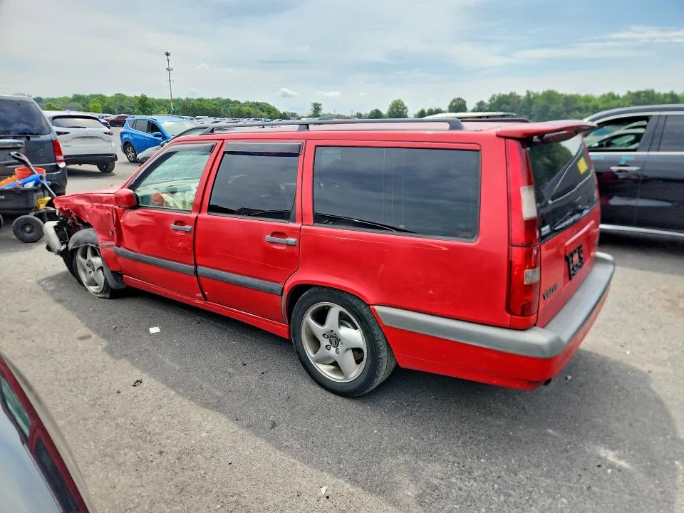 YV1LW5806T2266448 — 1996 VOLVO 850 SERIES photo 2