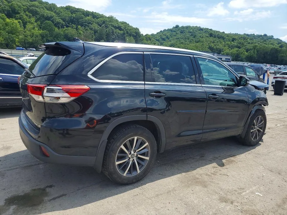 5TDJZRFHXHS440506 — 2017 TOYOTA HIGHLANDER photo 3