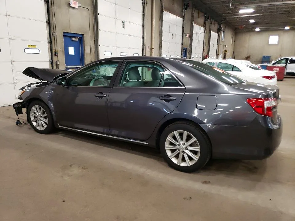 4T1BD1FKXEU124395 — 2014 TOYOTA CAMRY HYBRID photo 2