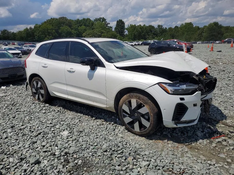 YV4H60RCXS1049764 — 2025 VOLVO XC60 photo 4
