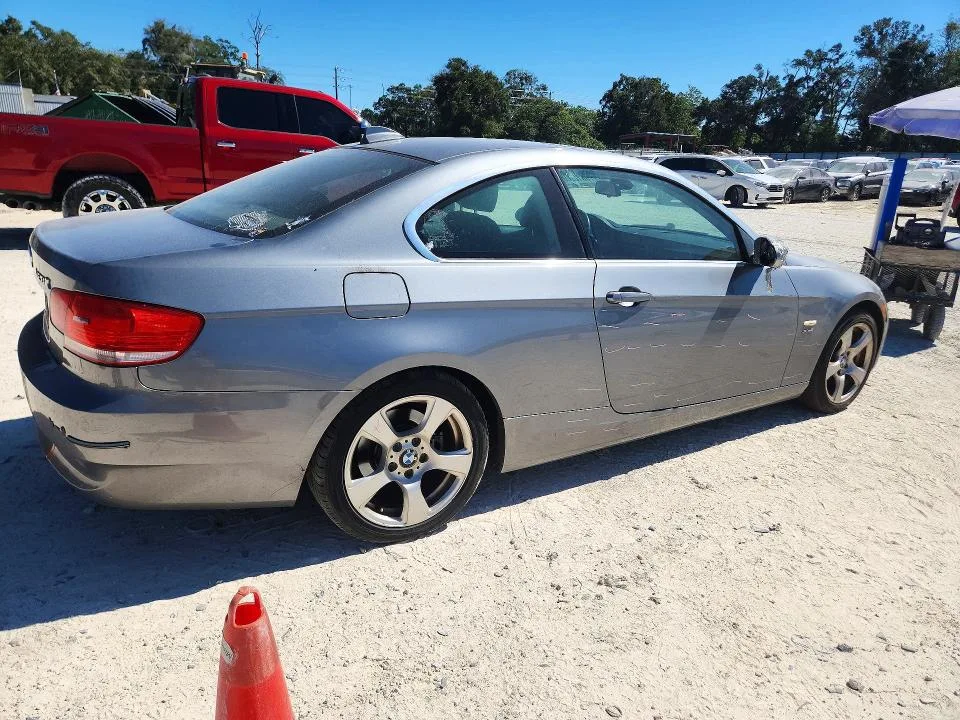 WBAWV53539P080945 — 2009 BMW 328 photo 3