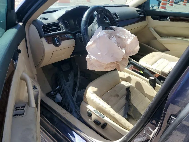 1VWCN7A38CC105630 — 2012 VOLKSWAGEN PASSAT photo 8