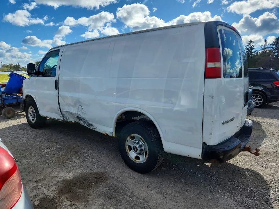 1GTW7FCA2E1904527 — 2009 GMC SAVANA photo 2