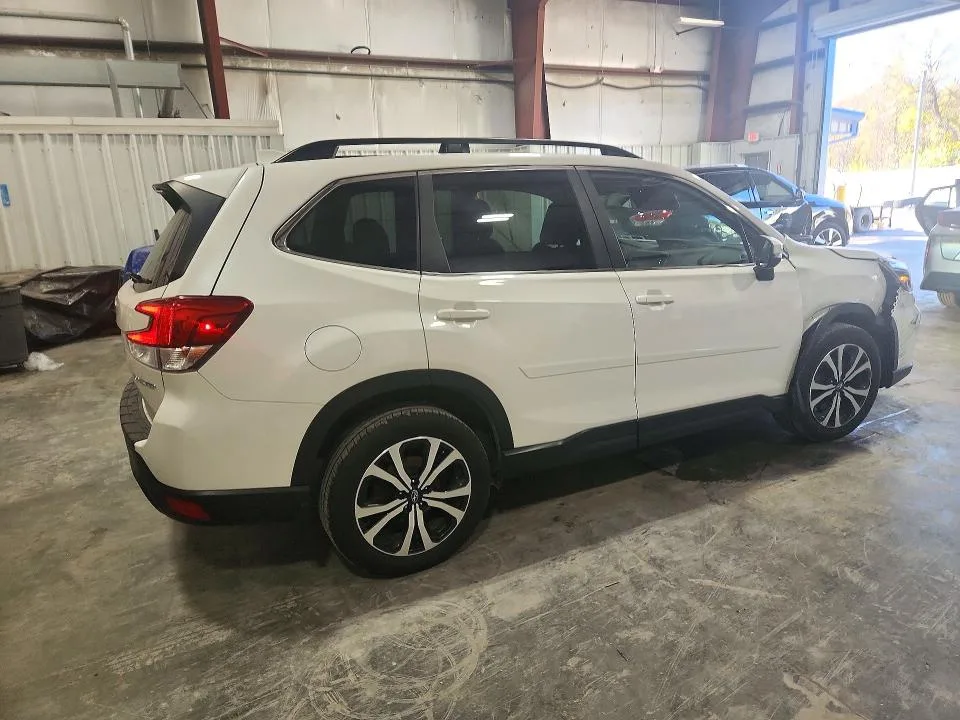 JF2SKASC5KH407091 — 2019 SUBARU FORESTER photo 3