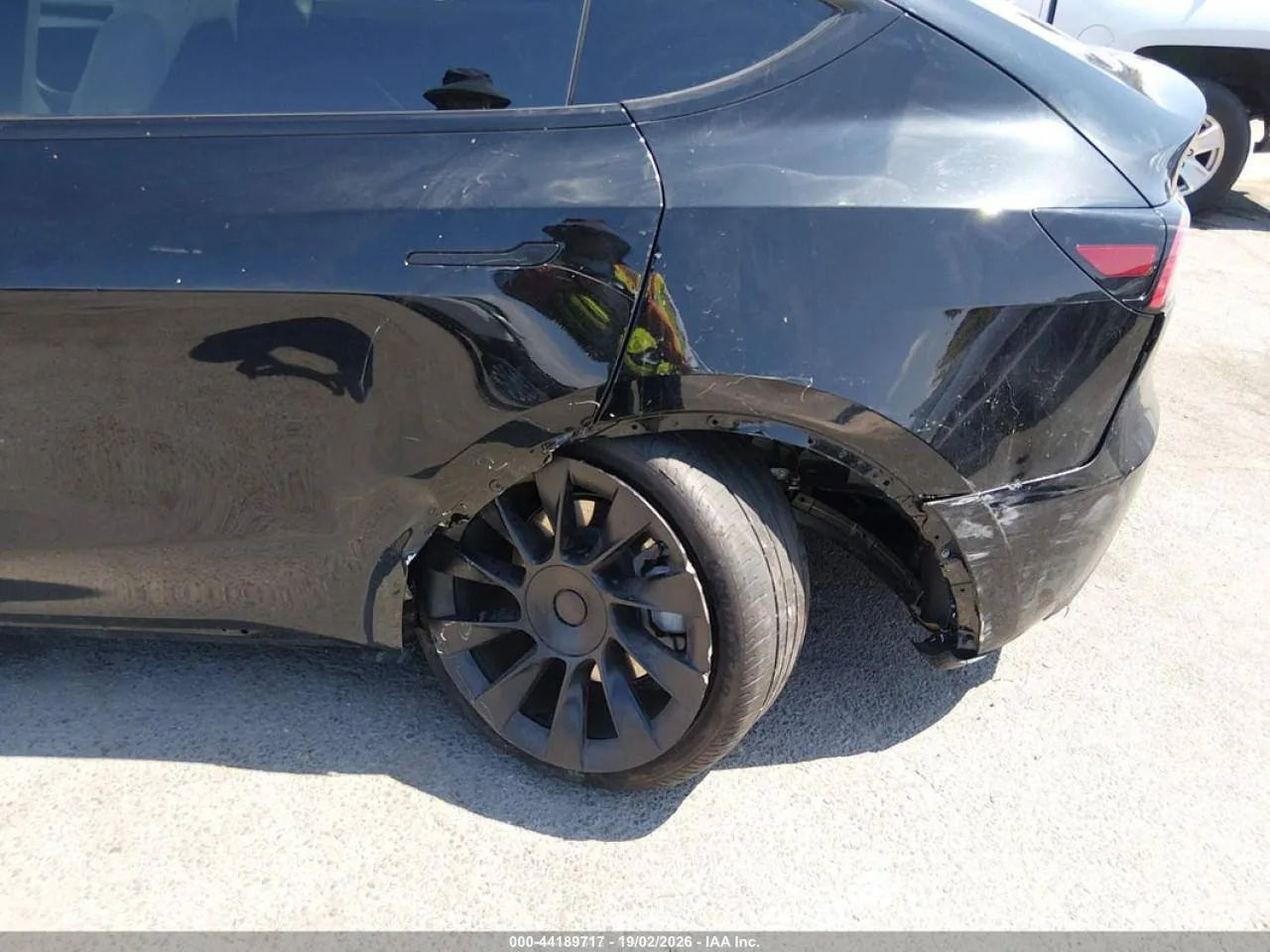7SAYGAEE2RF009485 — 2024 TESLA MODEL Y photo 12