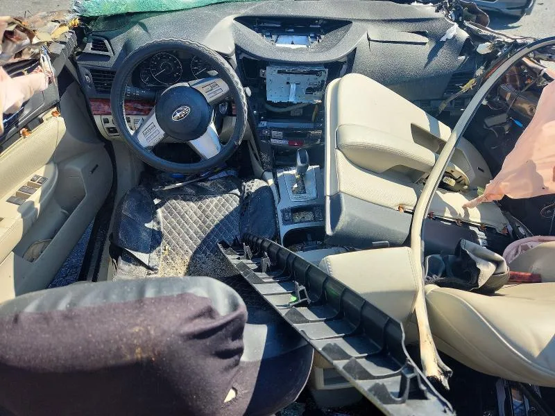 4S4BRBKC5B3342719 — 2011 SUBARU OUTBACK photo 8