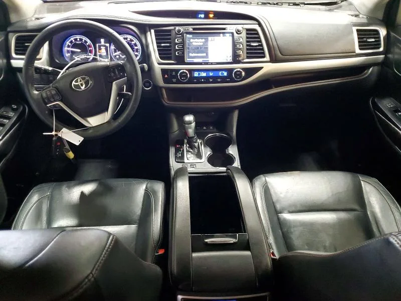 5TDJKRFHXGS312155 — 2016 TOYOTA HIGHLANDER photo 8