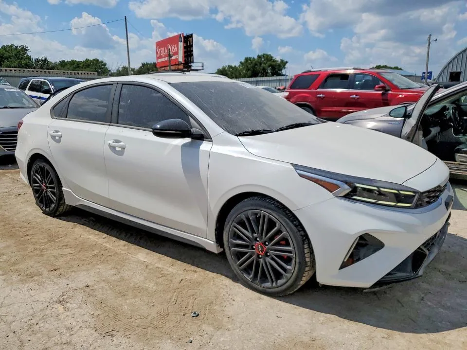 3KPF44AC7PE570285 — 2023 KIA FORTE photo 4