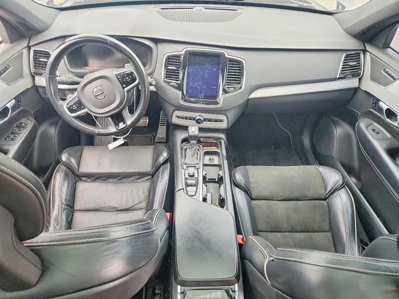 YV4A22PMXJ1205692 — 2018 VOLVO XC90 photo 8