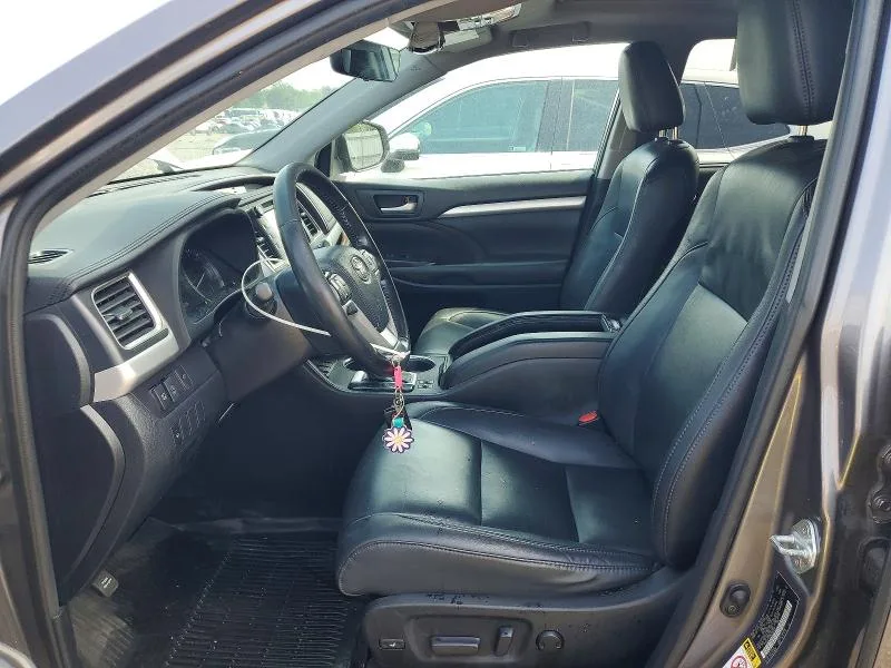 5TDJZRFH9KS588508 — 2019 TOYOTA HIGHLANDER photo 7