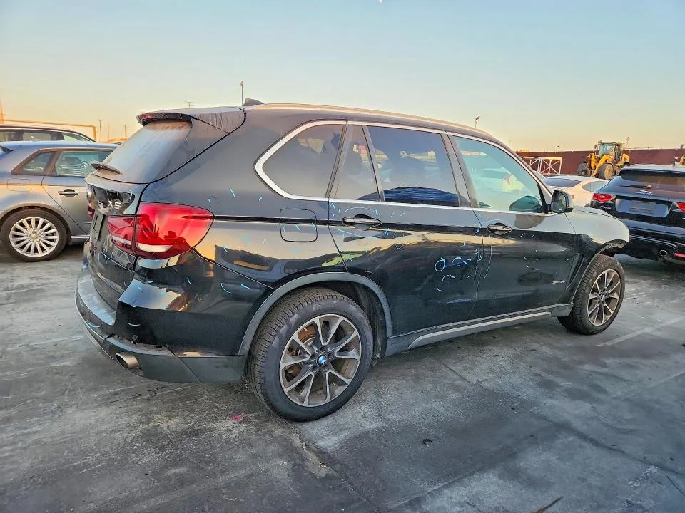 5UXKR2C37H0W43276 — 2017 BMW X5 photo 3