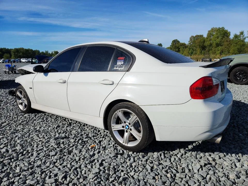 WBAVC93578K041750 — 2008 BMW 328 photo 2