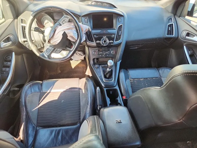 1FADP3L9XJL290973 — 2018 FORD FOCUS photo 8