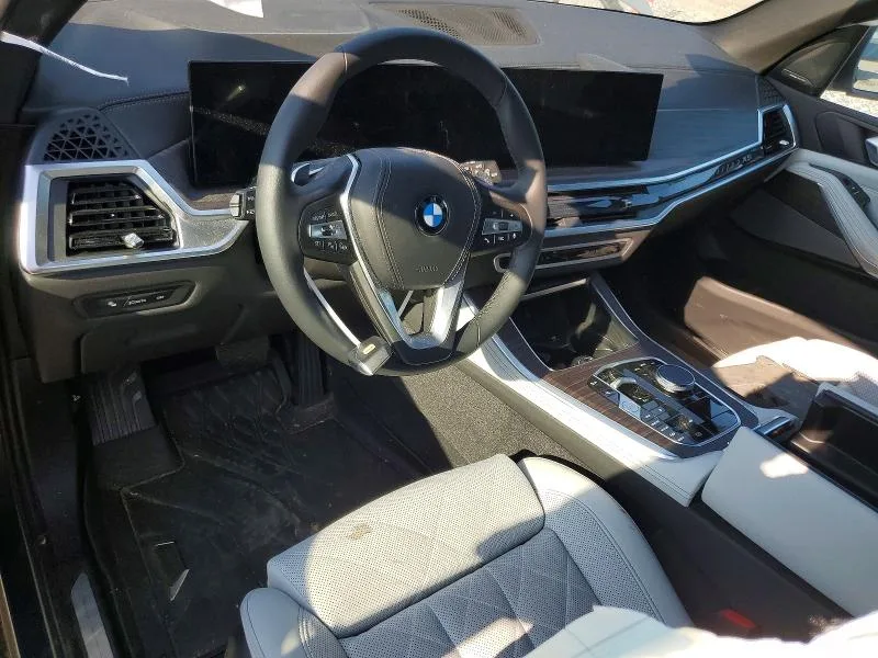 5UX23EU04R9U48921 — 2024 BMW X5 photo 8