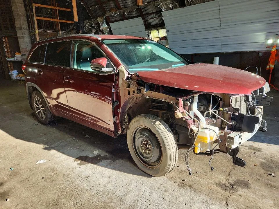 5TDJZRFH8JS912580 — 2018 TOYOTA HIGHLANDER photo 4