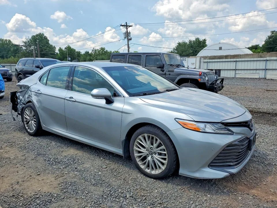 4T1B11HKXJU036981 — 2018 TOYOTA CAMRY photo 4
