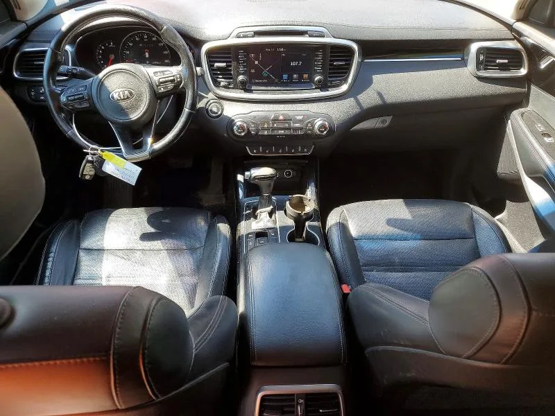 5XYPKDA52JG384563 — 2018 KIA SORENTO photo 8