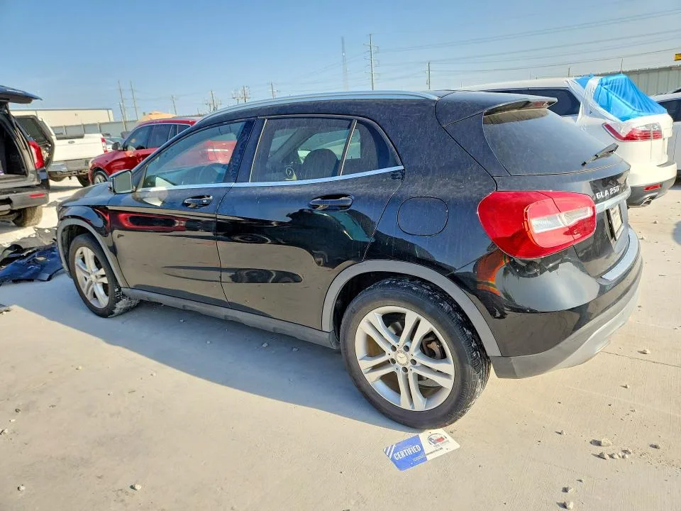 WDCTG4EB6FJ165669 — 2015 MERCEDES-BENZ GLA photo 2