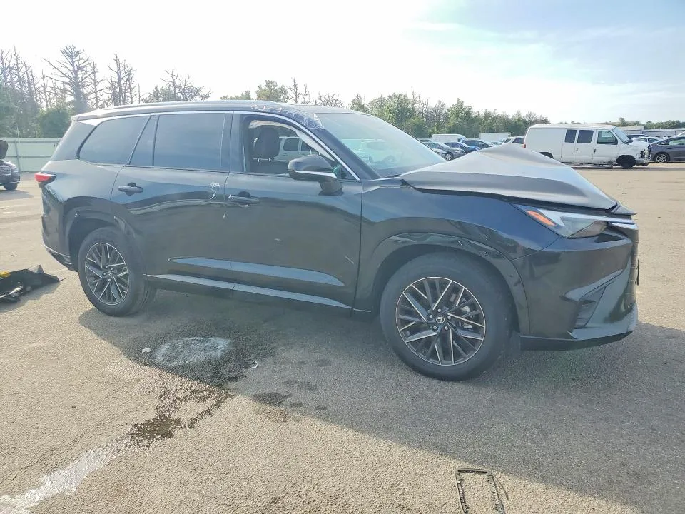 5TDAAAB69TS086256 — 2026 LEXUS TX 350 photo 4