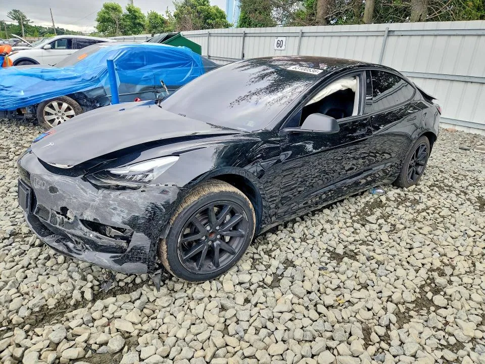5YJ3E1EA3JF152184 — 2018 TESLA MODEL 3