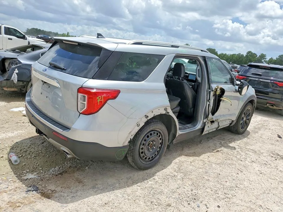 1FMSK7FH1NGA81187 — 2022 FORD EXPLORER photo 3