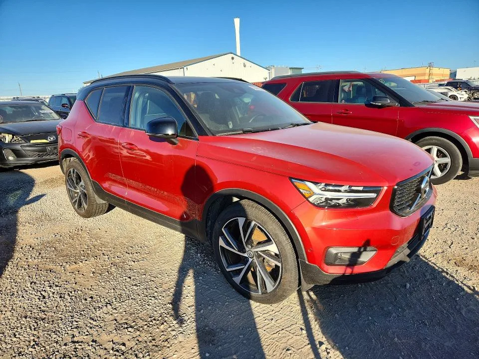 YV4162UM7K2149831 — 2019 VOLVO XC40 photo 4