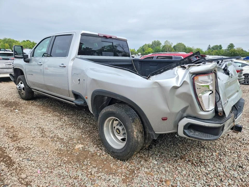 1GC4YVEY5NF313071 — 2022 CHEVROLET SILVERADO photo 2