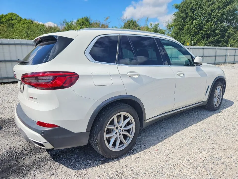 5UXCR6C53KLL53569 — 2019 BMW X5 photo 3