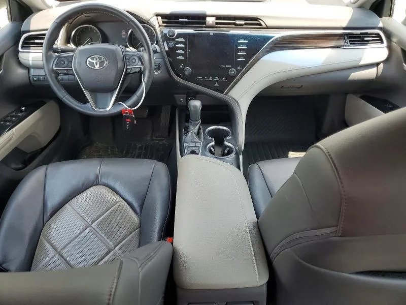4T1B11HKXJU036981 — 2018 TOYOTA CAMRY photo 8