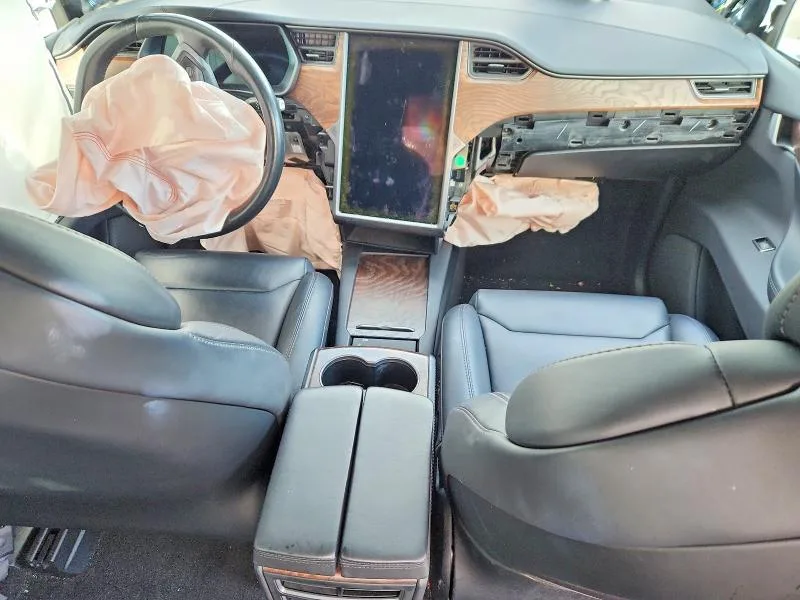 5YJXCDE2XJF112251 — 2018 TESLA MODEL X photo 8