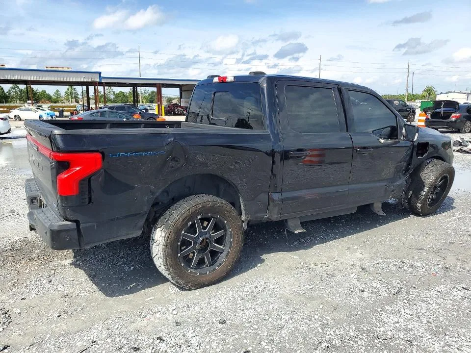 1FT6W1EV2NWG03300 — 2022 FORD F150 photo 3