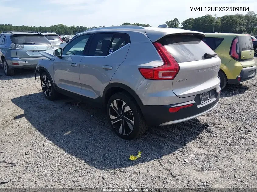 YV4L12UEXS2509884 — 2025 Volvo XC40 photo 4