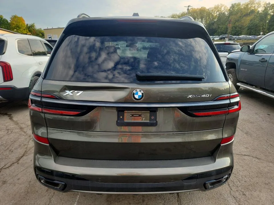 5UX23EM07R9V96478 — 2024 BMW X7 photo 6