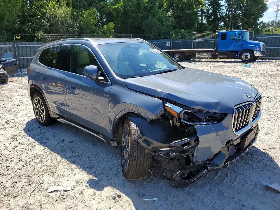 WBX73EF03S5290608 — 2025 BMW X1 photo 4