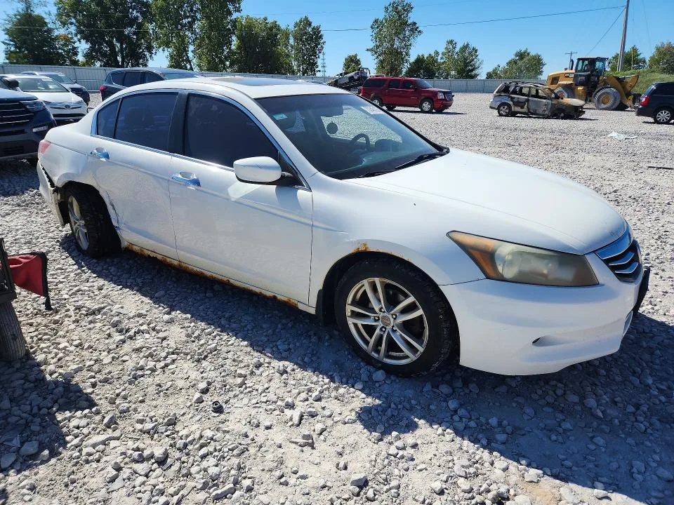 1HGCP3F86BA800520 — 2011 HONDA ACCORD photo 4