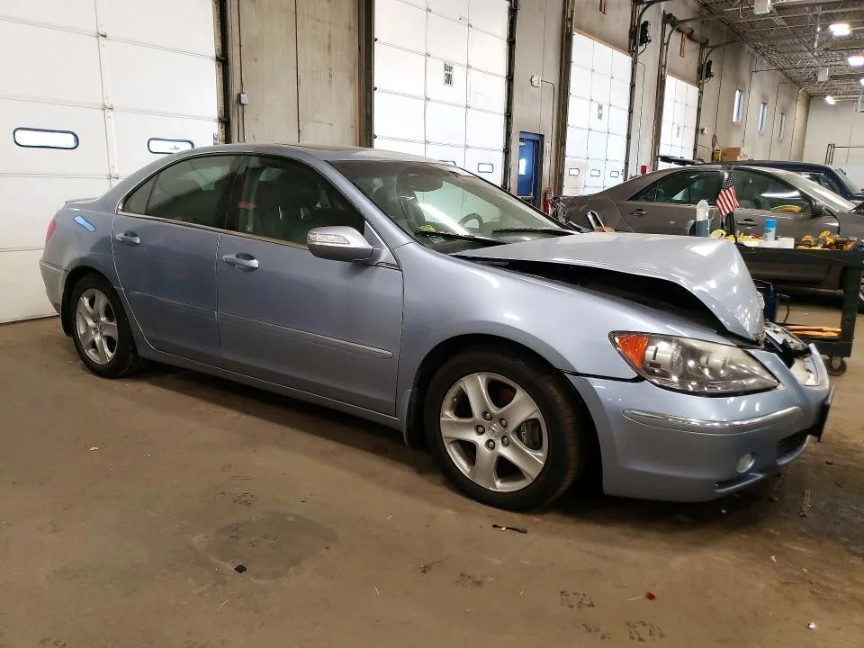 JH4KB16575C000559 — 2005 ACURA RL photo 4
