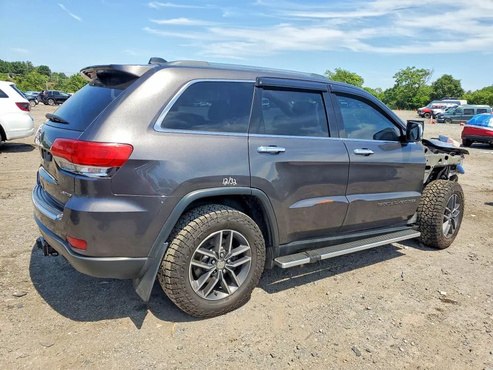 1C4RJFBG3HC776781 — 2017 JEEP GRAND CHEROKEE photo 3