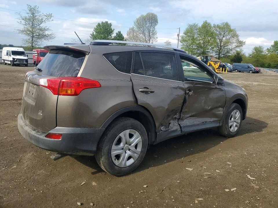 JTMBFREV8FD116323 — 2015 TOYOTA RAV4 photo 3