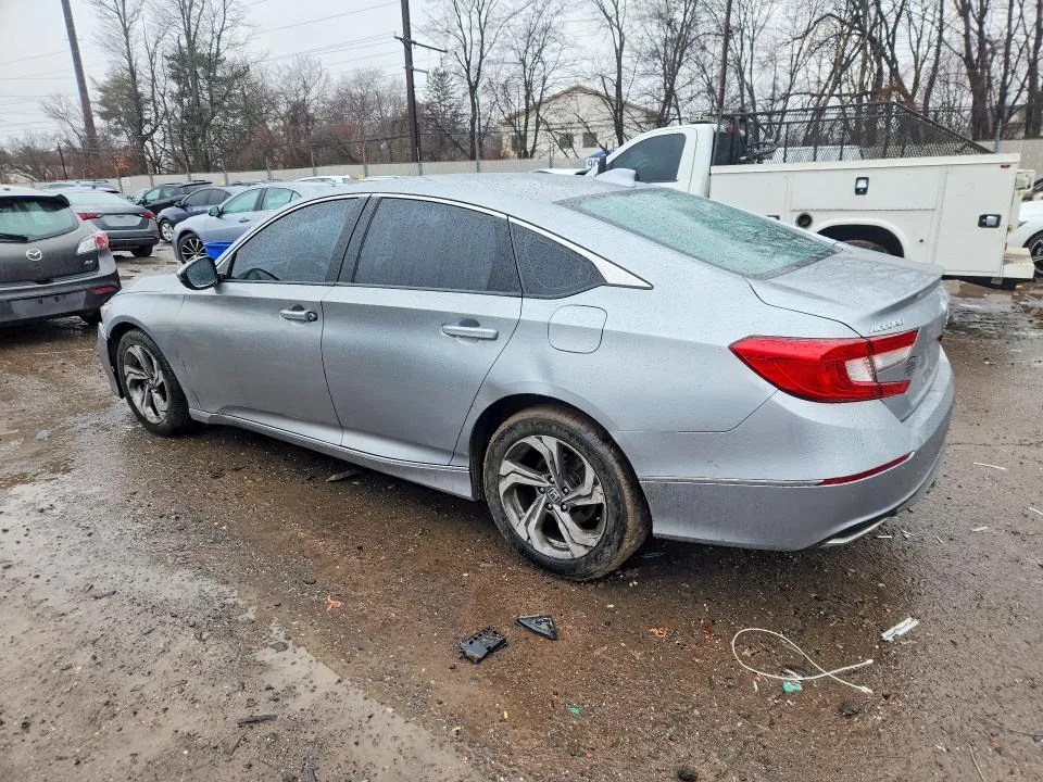 1HGCV1F58KA171083 — 2019 HONDA ACCORD photo 2