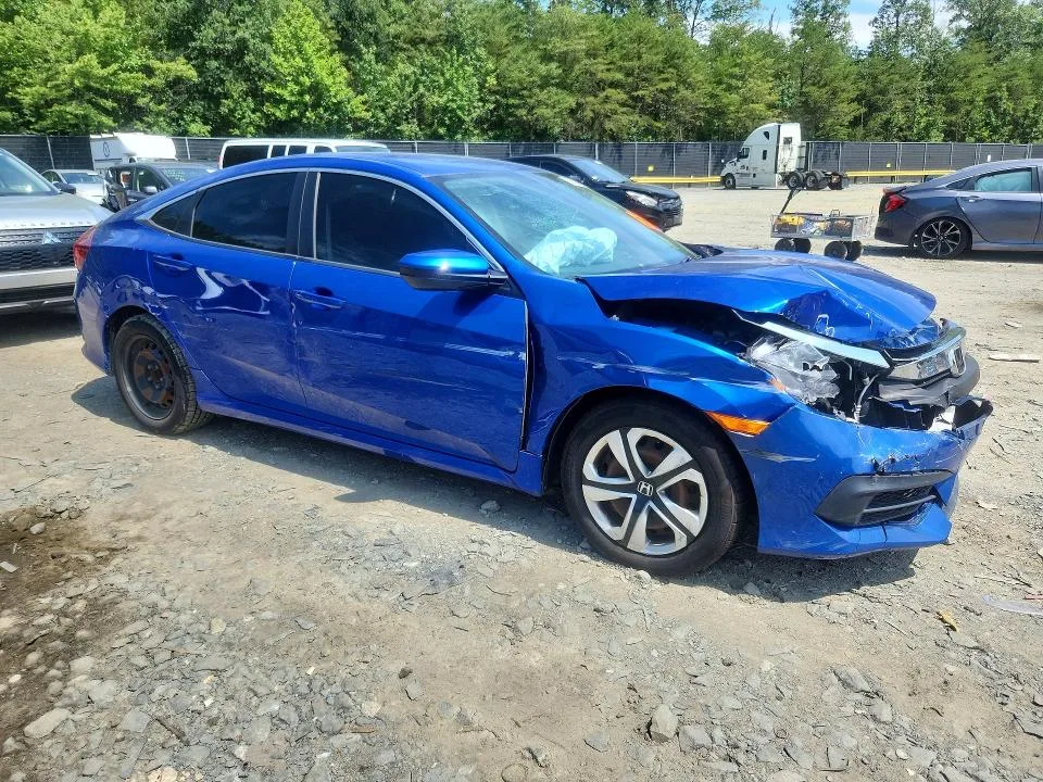 19XFC2F59JE203946 — 2018 HONDA CIVIC photo 4