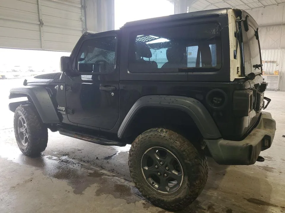 1C4GJXAG2JW307281 — 2018 JEEP WRANGLER photo 2