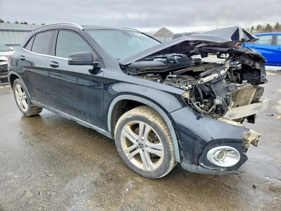 WDCTG4GB0JJ406809 — 2018 MERCEDES-BENZ GLA photo 4