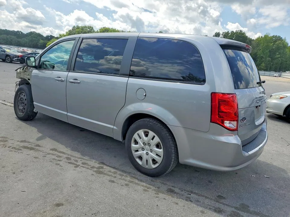 2C4RDGBG5JR143516 — 2018 DODGE GRAND CARAVAN photo 2