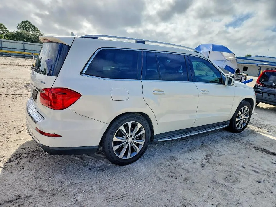 4JGDF6EE3GA694044 — 2016 MERCEDES-BENZ GL photo 3