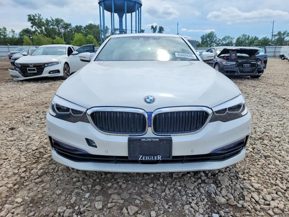 WBAJE7C53JWD53708 — 2018 BMW 540 photo 5